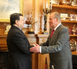 Su Majestad el Rey recibe el saludo del Presidente de la Comisión Europea, José Manuel Durão Barroso